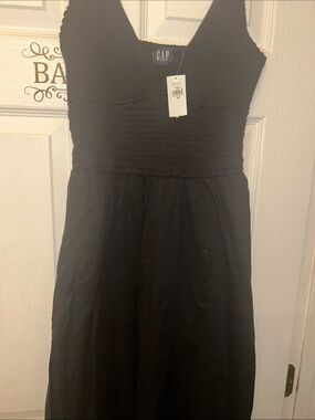 GAP Black Smocked V-Neck Midi Dress